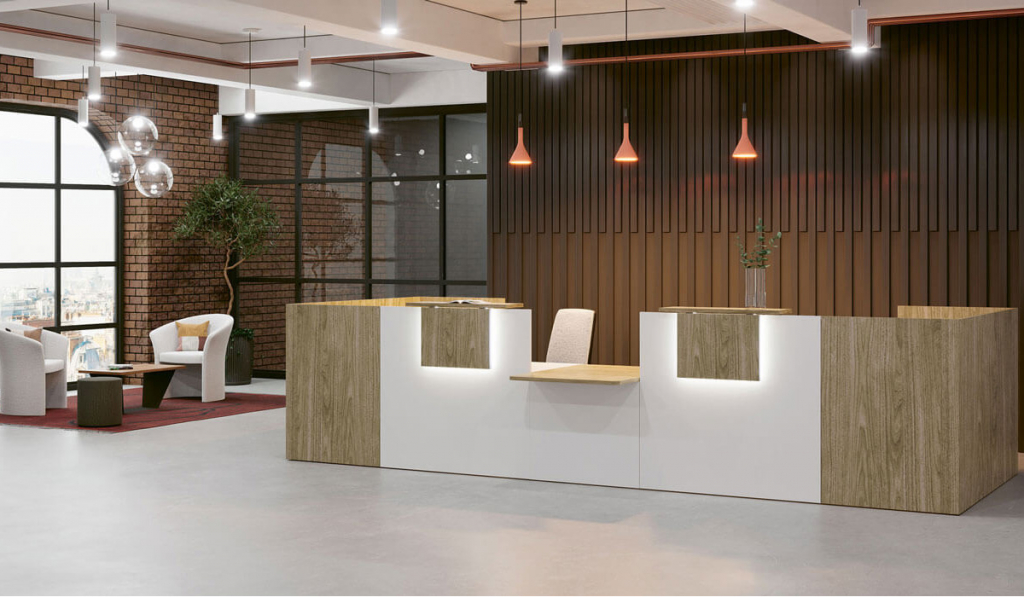 Banque d'accueil bois et blanc, aménagement Feng Shui avec luminaires au plafond - IPB Office Solutions