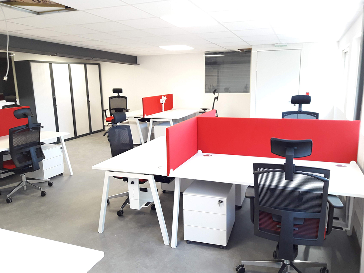 petit open space blanc rouge EUROS IPB Office Solutions